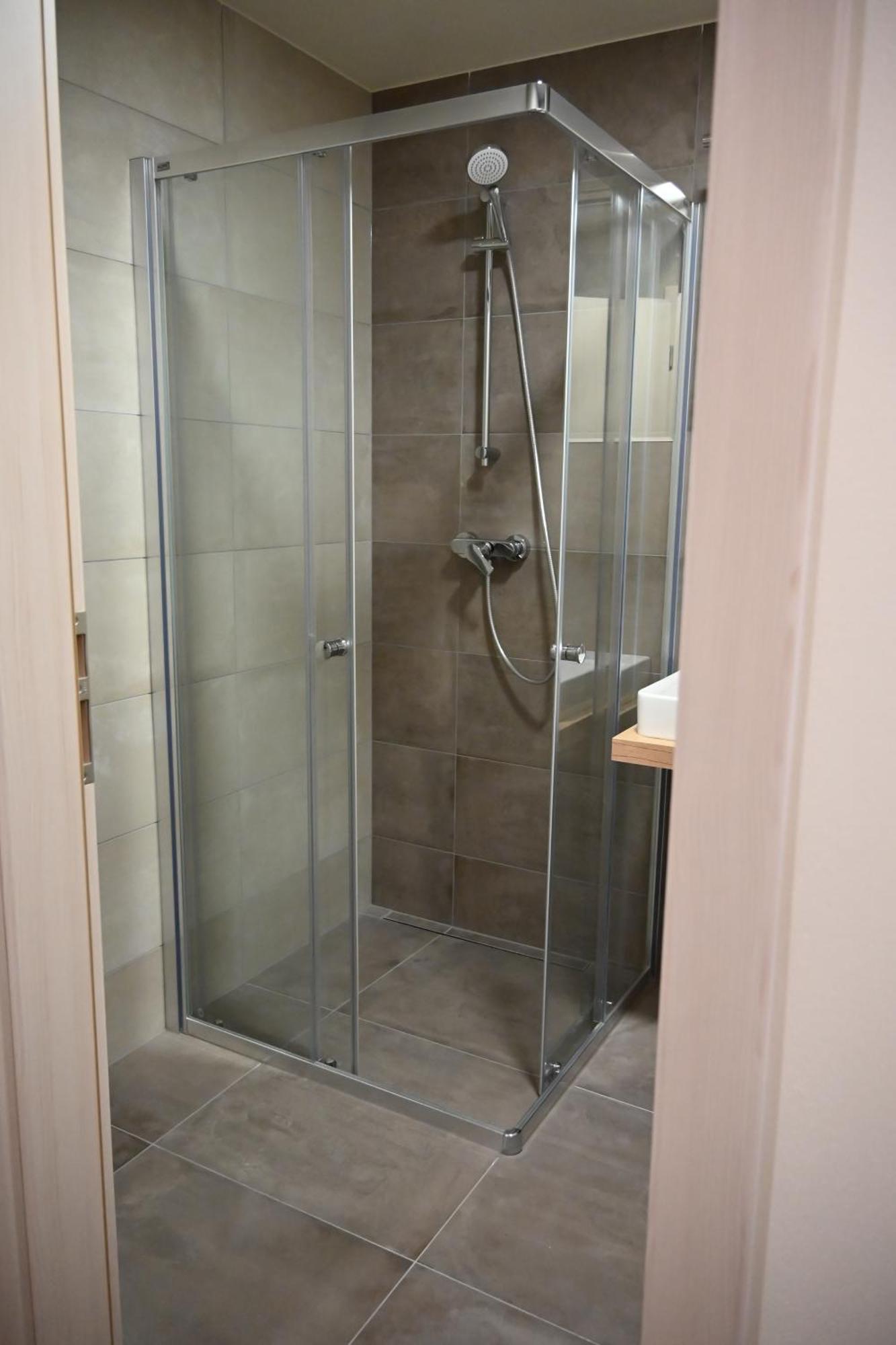 Apartman Perla 28, Ricky Buitenkant foto